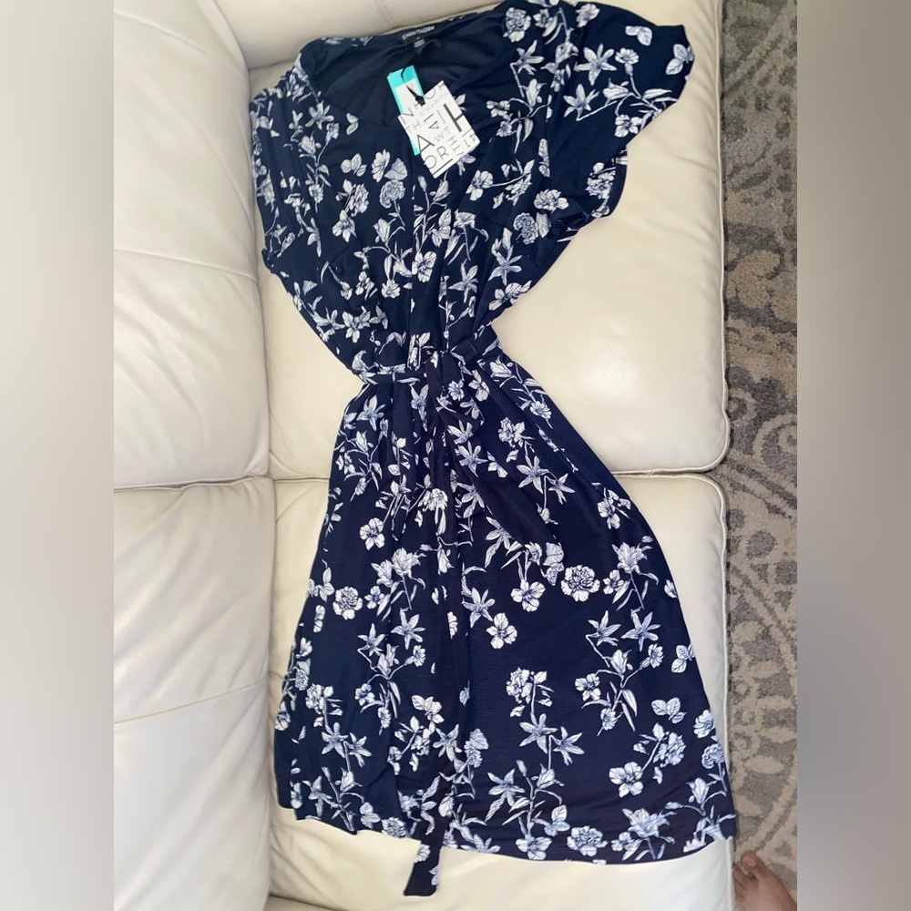 41 Hawthorn blue and white floral Size 1X